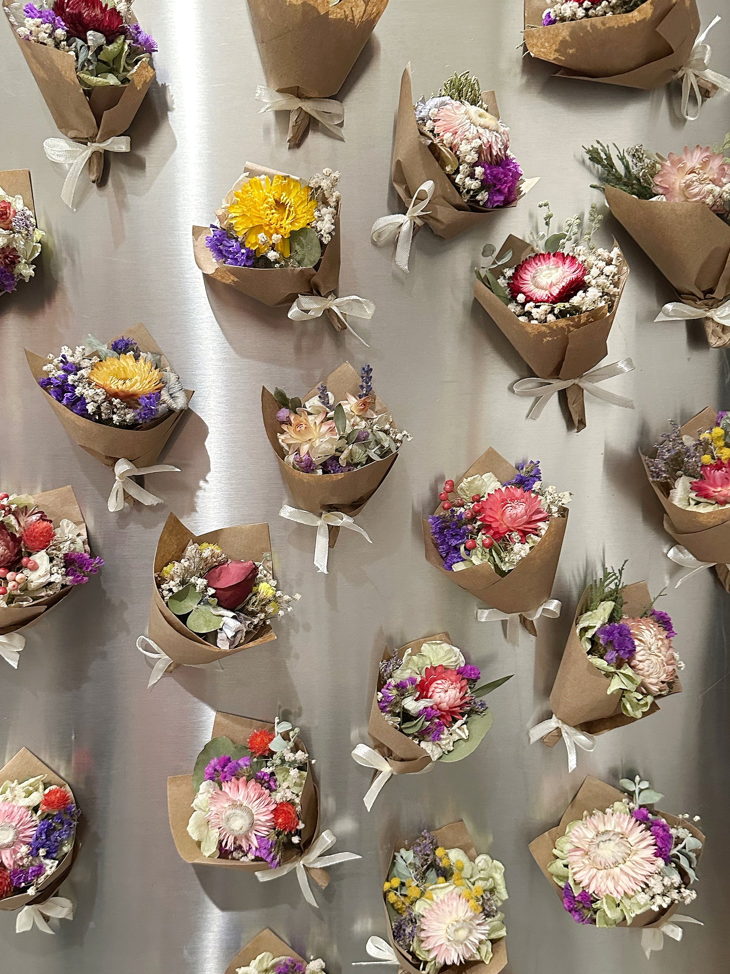 DRIED FLOWER MAGNET BOUQUET - SMALL