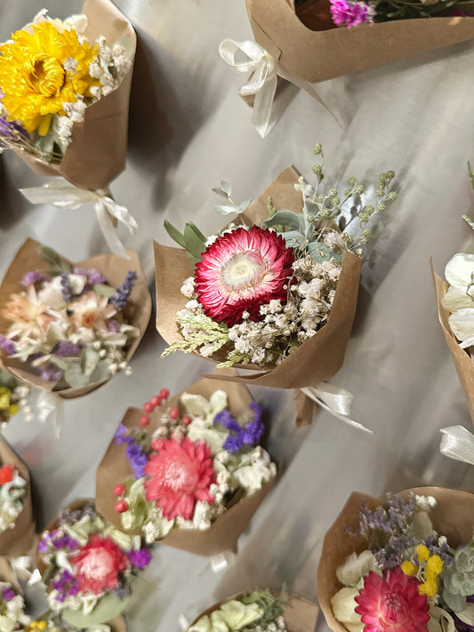 DRIED FLOWER MAGNET BOUQUET - SMALL