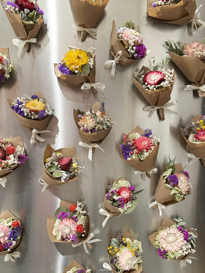 DRIED FLOWER MAGNET BOUQUET - SMALL